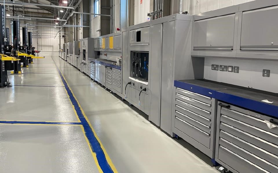 Installation of professional workshop cabinets