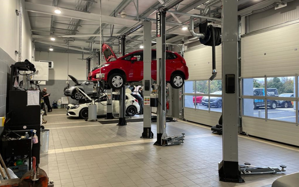 Garage Equipment Fitout, Riverside Motors Wakefield